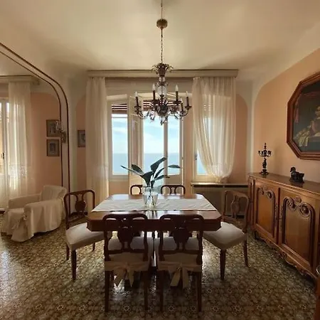 Casa Raffaella Feriehus Imperia
